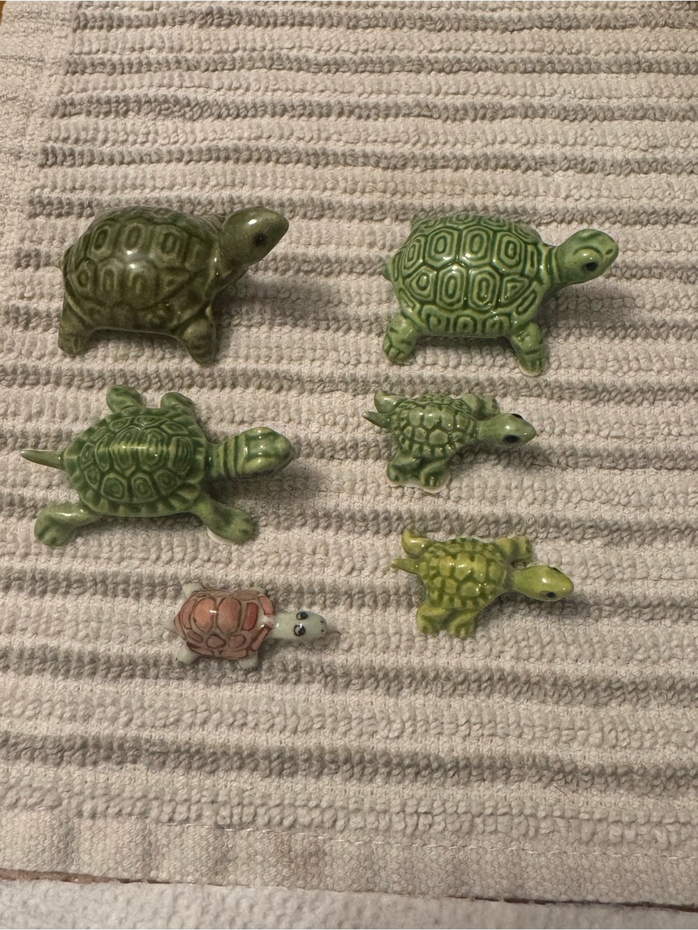 Bundle of Hagen-Renaker Turtles